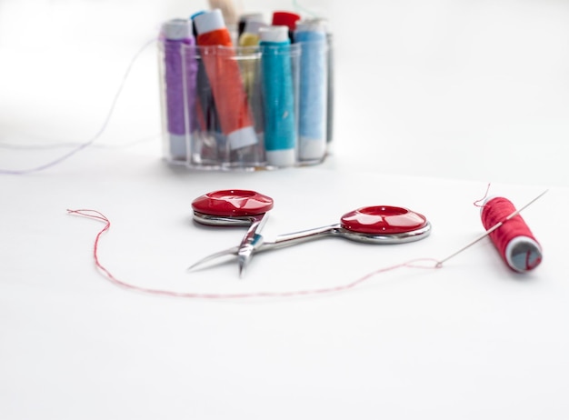 zbliżenie na haftowany ornament